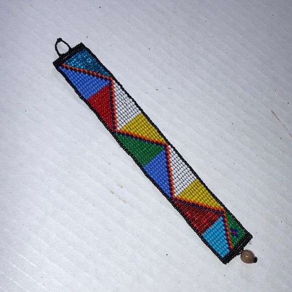 Aztec Triangle Micro Bead Geometric Patterned Bracelet Multicolored 6.25 x 1 in - Picture 7 of 12